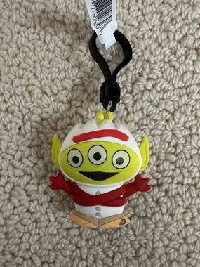 Toy Story Alien Remix “Alien In Forky” Bag Clip!